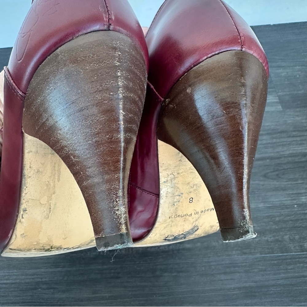 John Fluevog Women’s Teapots Sencha T Strap Leather Wooden Heels Burgundy 8 - Picture 8 of 10